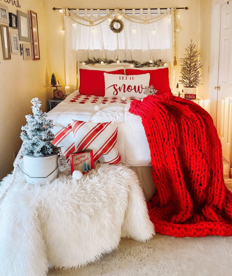 Best 16 Christmas Bedroom Decoration Ideas For You! - Drop By My Home