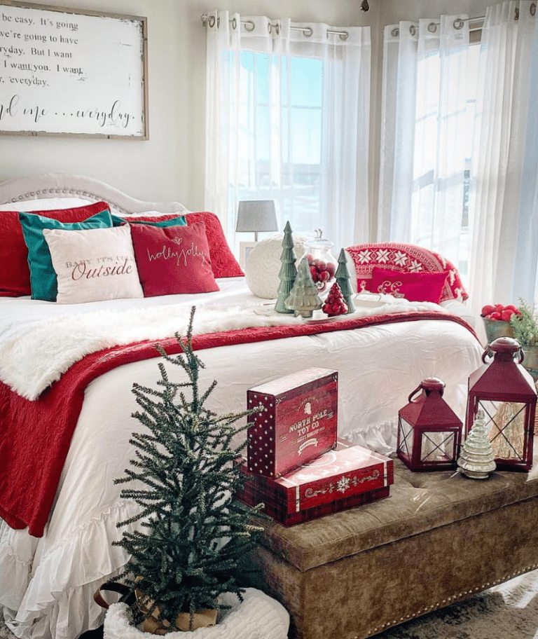 Best 16 Christmas Bedroom Decoration Ideas For You! - Drop By My Home