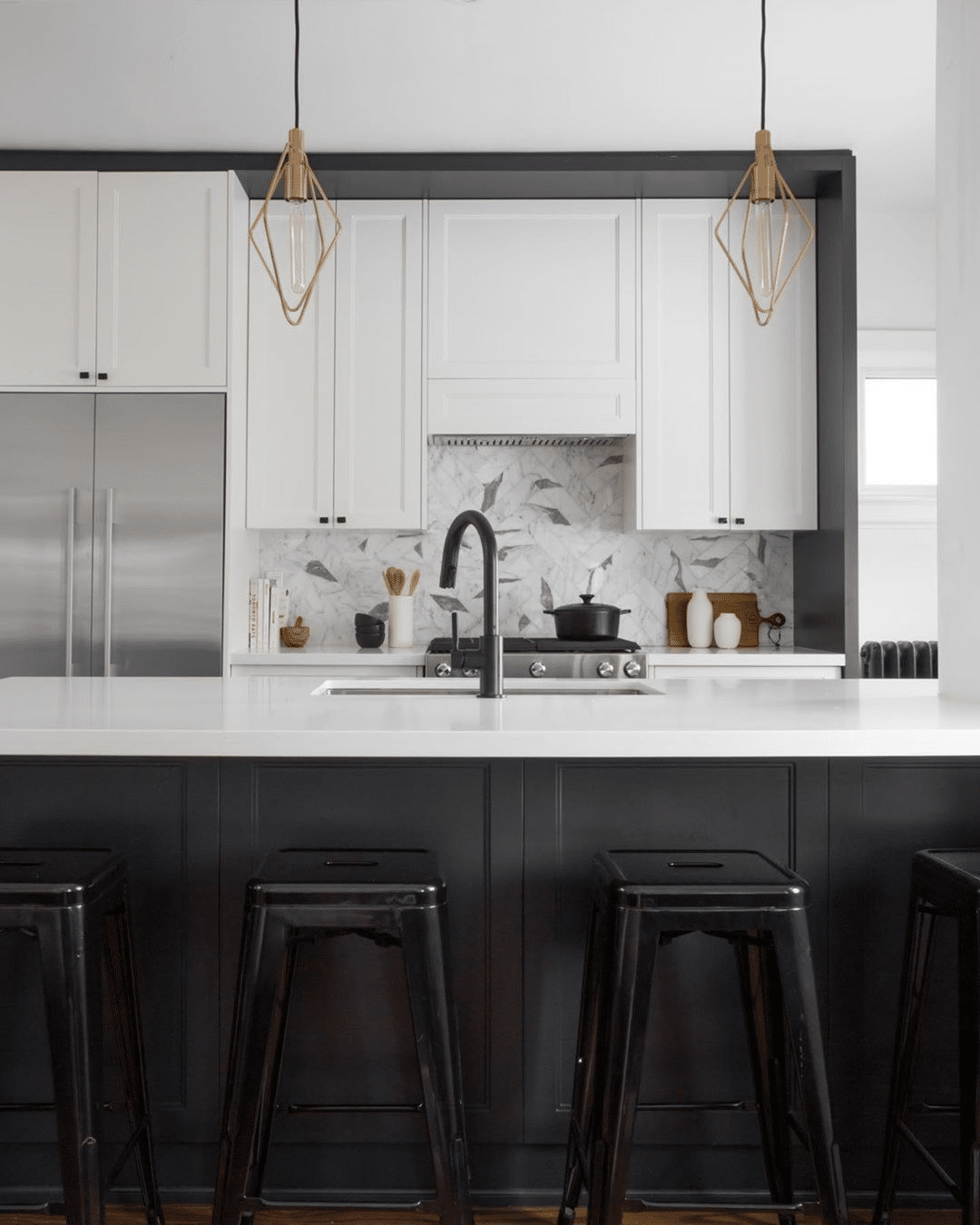 27 Promising Black And White Modern Kitchen Ideas - Drop By My Home