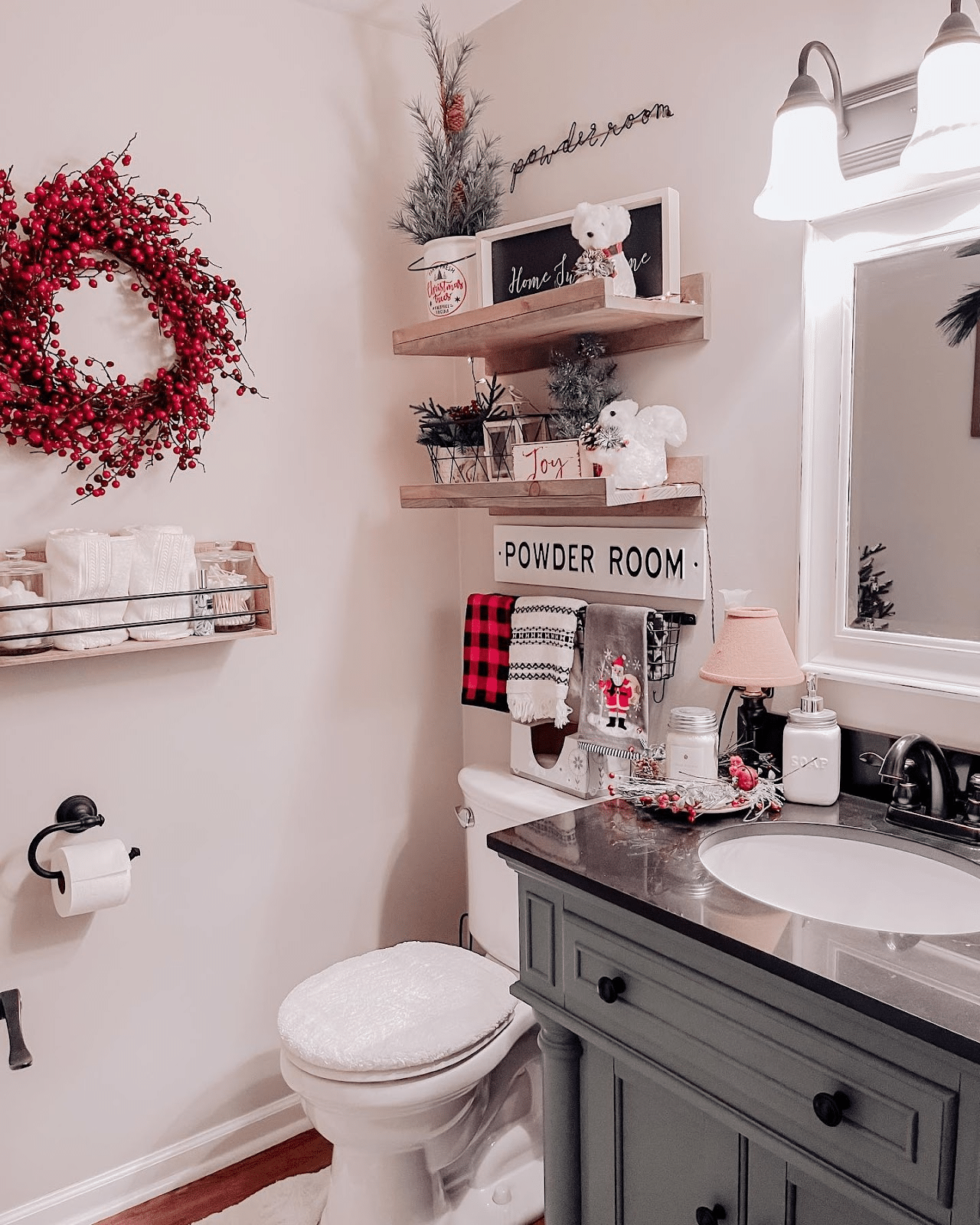 37 Wonderful Christmas Bathroom Decor Ideas You Need To Try - Drop By ...