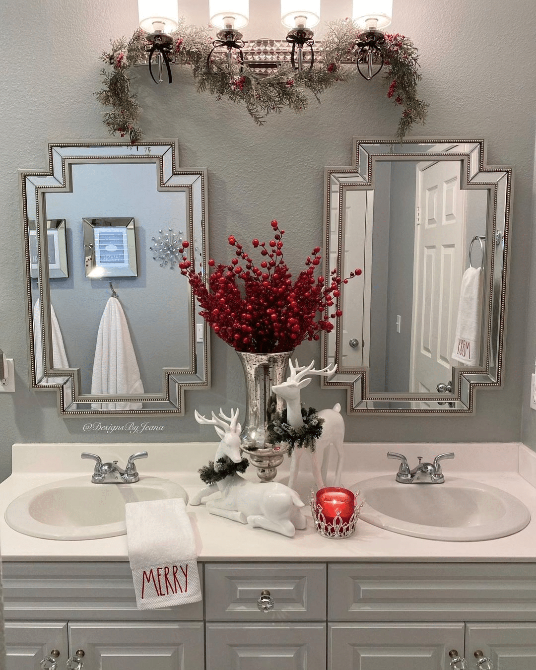 37 Wonderful Christmas Bathroom Decor Ideas You Need To Try - Drop By ...