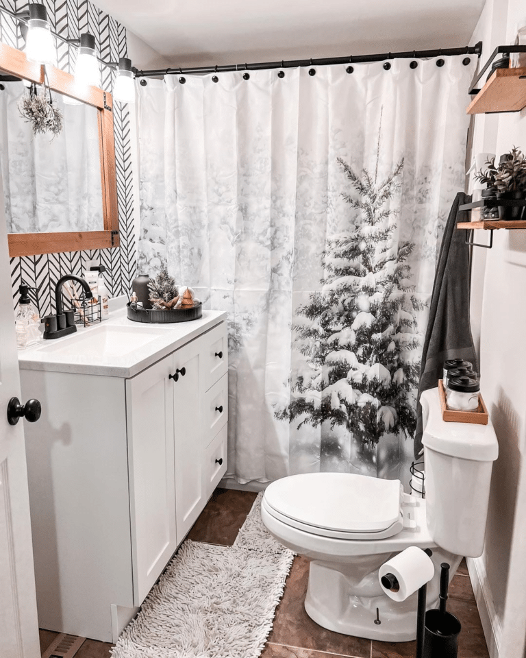 37 Wonderful Christmas Bathroom Decor Ideas You Need To Try - Drop By ...