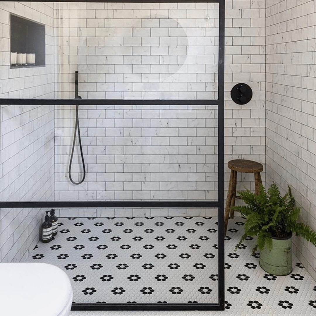 30 Fancy Black And White Tile Bathroom Ideas You Will Love - Drop By My ...