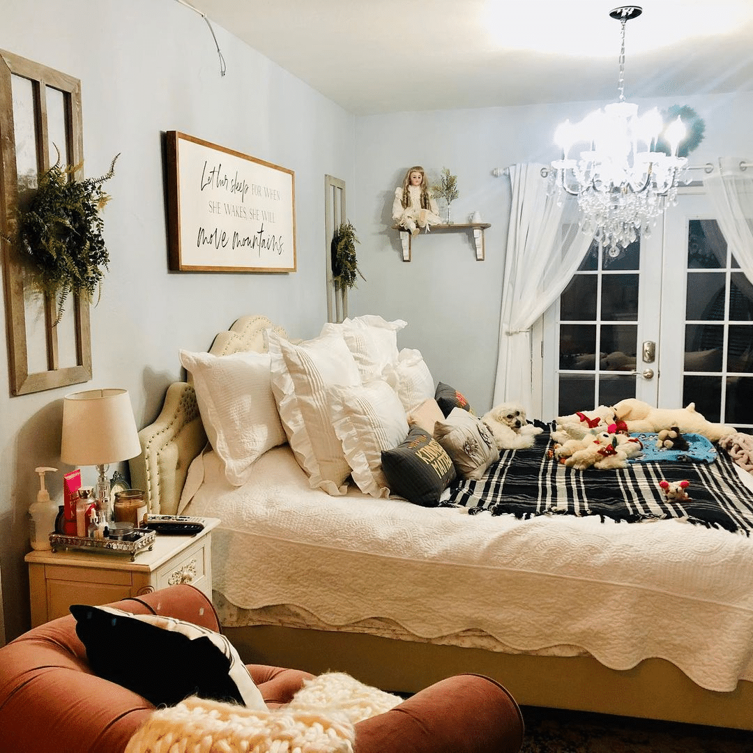 37 Stylish Bedroom Chandelier Ideas That Is Trending - Drop By My Home
